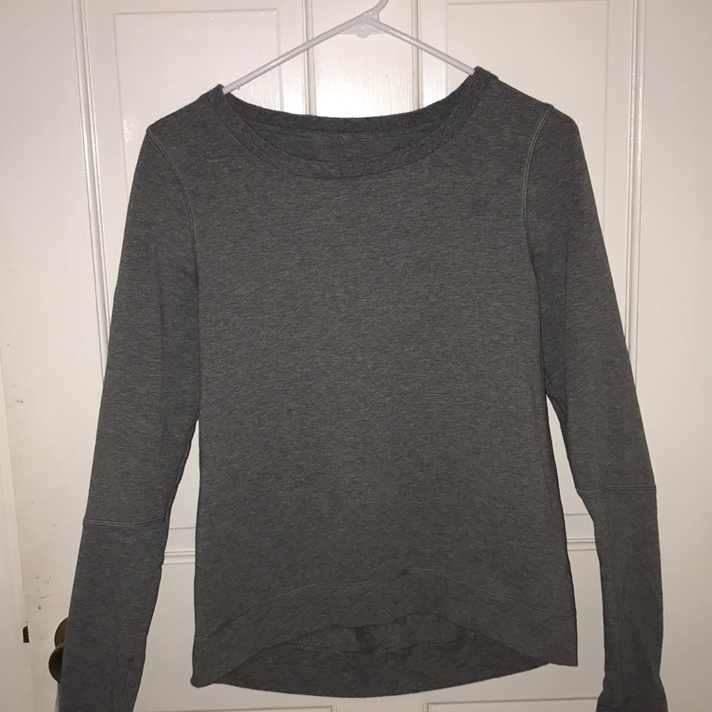 GREY LULULEMON LONG SLEEVE TOP🤩